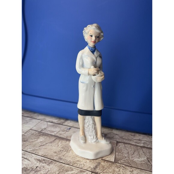 Vitange Lady Dr Pharmacist Figurine Medical Porcelain Graduation Gift 9x3” - Picture 1 of 9